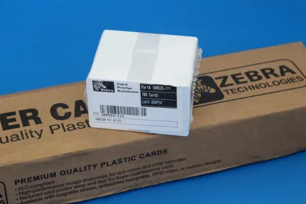 Pack Tarjetas PVC Zebra 104523-111 / PREMIER PVC 30 MIL / Para Impresión De Credenciales Carnet o Fotocheck (Paquete X 100 Unidades)